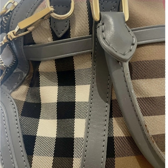 Burberry Gray and Tan Checkered Women's Bag - Picture 6 of 12